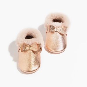 BNIB! FRESHLY PICKED Rose Gold Bow Pink Shearling